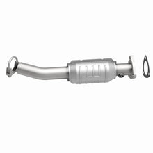 Load image into Gallery viewer, Magnaflow Catalytic Converter Direct Fit Magnaflow 04-05 Suzuki Forenza 2.0L Direct Fit Converter