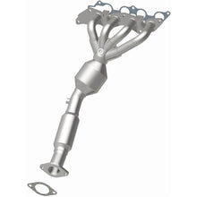 Load image into Gallery viewer, Magnaflow Catalytic Converter Direct Fit Magnaflow 05-06 Ford Focus 2.0L Direct Fit Converter