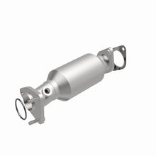 Load image into Gallery viewer, Magnaflow Catalytic Converter Direct Fit Magnaflow 05-06 Nissan Pathfinder 4.0L Direct Fit Converter