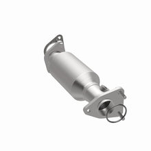 Load image into Gallery viewer, Magnaflow Catalytic Converter Direct Fit Magnaflow 05-06 Nissan Pathfinder 4.0L Direct Fit Converter