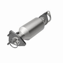 Load image into Gallery viewer, Magnaflow Catalytic Converter Direct Fit Magnaflow 05-06 Nissan Pathfinder 4.0L Direct Fit Converter