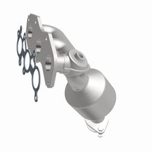 Load image into Gallery viewer, Magnaflow Catalytic Converter Direct Fit Magnaflow 05-07 Toyota Avalon 3.5L Direct Fit Converter