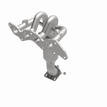 Load image into Gallery viewer, Magnaflow Catalytic Converter Direct Fit Magnaflow 05-08 Ford Escape 2.3L Direct Fit Converter
