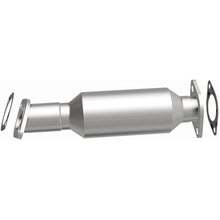 Load image into Gallery viewer, Magnaflow Catalytic Converter Direct Fit Magnaflow 06-08 Hyundai Sonata 2.4L Direct Fit Converter