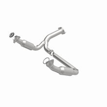 Load image into Gallery viewer, Magnaflow Catalytic Converter Direct Fit Magnaflow 07-08 Chevrolet Silverado 1500 4.3L Direct Fit Converter