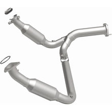 Load image into Gallery viewer, Magnaflow Catalytic Converter Direct Fit Magnaflow 07-08 Chevrolet Silverado 1500 4.3L Direct Fit Converter
