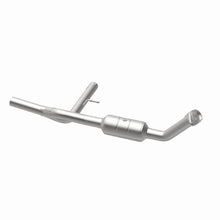Load image into Gallery viewer, Magnaflow Catalytic Converter Direct Fit Magnaflow 07-08 Ford F-150 4.6L Direct Fit Converter