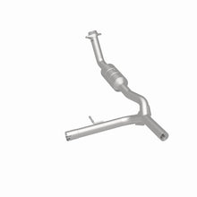 Load image into Gallery viewer, Magnaflow Catalytic Converter Direct Fit Magnaflow 07-08 Ford F-150 4.6L Direct Fit Converter