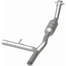 Load image into Gallery viewer, Magnaflow Catalytic Converter Direct Fit Magnaflow 07-08 Ford F-150 4.6L Direct Fit Converter