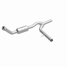 Load image into Gallery viewer, Magnaflow Catalytic Converter Direct Fit Magnaflow 07-08 Ford F-150 4.6L Direct Fit Converter