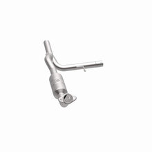 Load image into Gallery viewer, Magnaflow Catalytic Converter Direct Fit Magnaflow 07-08 Ford F-150 4.6L Direct Fit Converter