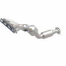 Load image into Gallery viewer, Magnaflow Catalytic Converter Direct Fit Magnaflow 07-08 Mini Cooper 1.6L Direct Fit Catalytic Converter