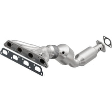 Load image into Gallery viewer, Magnaflow Catalytic Converter Direct Fit Magnaflow 07-08 Mini Cooper 1.6L Direct Fit Catalytic Converter