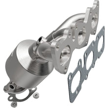 Load image into Gallery viewer, Magnaflow Catalytic Converter Direct Fit Magnaflow 07-09 Hyundai Santa Fe 3.3L Direct Fit Converter