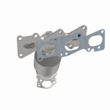 Load image into Gallery viewer, Magnaflow Catalytic Converter Direct Fit Magnaflow 07-09 Hyundai Santa Fe 3.3L Direct Fit Converter