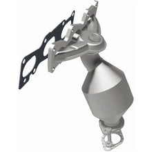 Load image into Gallery viewer, Magnaflow Catalytic Converter Direct Fit Magnaflow 07-09 Hyundai Santa Fe 3.3L Direct Fit Converter