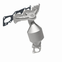 Load image into Gallery viewer, Magnaflow Catalytic Converter Direct Fit Magnaflow 07-09 Hyundai Santa Fe 3.3L Direct Fit Converter