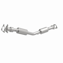 Load image into Gallery viewer, Magnaflow Catalytic Converter Direct Fit Magnaflow 08-11 Chevrolet HHR 2.2L Direct Fit Converter