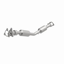 Load image into Gallery viewer, Magnaflow Catalytic Converter Direct Fit Magnaflow 08-11 Chevrolet HHR 2.2L Direct Fit Converter