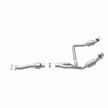 Load image into Gallery viewer, Magnaflow Catalytic Converter Direct Fit Magnaflow 09-14 Chevrolet Express 1500 4.3L Direct Fit Converter