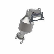 Load image into Gallery viewer, Magnaflow Catalytic Converter Direct Fit MagnaFlow 10-12 Chevrolet Equinox 3.0L DF Converter