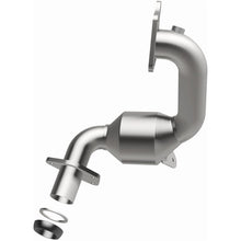 Load image into Gallery viewer, Magnaflow Catalytic Converter Direct Fit Magnaflow 11-13 Nissan Juke 1.6L Direct Fit Converter