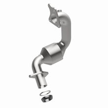 Load image into Gallery viewer, Magnaflow Catalytic Converter Direct Fit Magnaflow 11-13 Nissan Juke 1.6L Direct Fit Converter