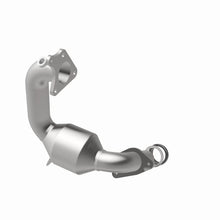 Load image into Gallery viewer, Magnaflow Catalytic Converter Direct Fit Magnaflow 11-13 Nissan Juke 1.6L Direct Fit Converter