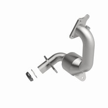 Load image into Gallery viewer, Magnaflow Catalytic Converter Direct Fit Magnaflow 11-13 Nissan Juke 1.6L Direct Fit Converter