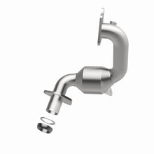 Load image into Gallery viewer, Magnaflow Catalytic Converter Direct Fit Magnaflow 11-13 Nissan Juke 1.6L Direct Fit Converter