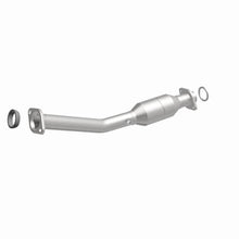 Load image into Gallery viewer, Magnaflow Catalytic Converter Direct Fit Magnaflow 11-13 Nissan Juke 1.6L Direct Fit Converter