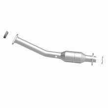Load image into Gallery viewer, Magnaflow Catalytic Converter Direct Fit Magnaflow 11-13 Nissan Juke 1.6L Direct Fit Converter