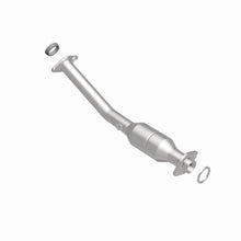 Load image into Gallery viewer, Magnaflow Catalytic Converter Direct Fit Magnaflow 11-13 Nissan Juke 1.6L Direct Fit Converter