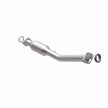 Load image into Gallery viewer, Magnaflow Catalytic Converter Direct Fit Magnaflow 11-13 Nissan Juke 1.6L Direct Fit Converter