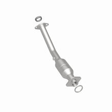 Load image into Gallery viewer, Magnaflow Catalytic Converter Direct Fit Magnaflow 11-13 Nissan Juke 1.6L Direct Fit Converter