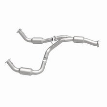 Load image into Gallery viewer, Magnaflow Catalytic Converter Direct Fit Magnaflow 12-17 Chevrolet Express 3500 6.0L Direct Fit Converter