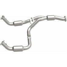 Load image into Gallery viewer, Magnaflow Catalytic Converter Direct Fit Magnaflow 12-17 Chevrolet Express 3500 6.0L Direct Fit Converter