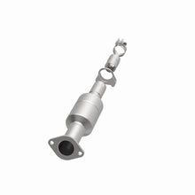 Load image into Gallery viewer, Magnaflow Catalytic Converter Direct Fit Magnaflow 12-17 Hyundai Accent 1.6L Direct Fit Converter