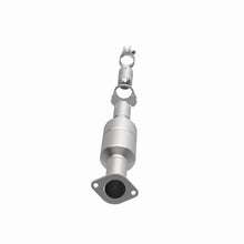 Load image into Gallery viewer, Magnaflow Catalytic Converter Direct Fit Magnaflow 12-17 Hyundai Accent 1.6L Direct Fit Converter