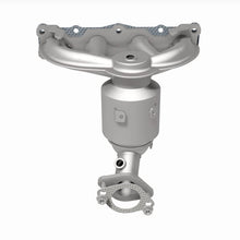 Load image into Gallery viewer, Magnaflow Catalytic Converter Direct Fit Magnaflow 13-17 Hyundai Santa Fe Sport 2.4L Direct Fit Cat Converter