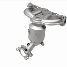 Load image into Gallery viewer, Magnaflow Catalytic Converter Direct Fit Magnaflow 13-17 Hyundai Santa Fe Sport 2.4L Direct Fit Cat Converter