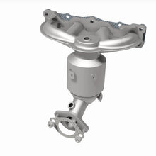 Load image into Gallery viewer, Magnaflow Catalytic Converter Direct Fit Magnaflow 13-17 Hyundai Santa Fe Sport 2.4L Direct Fit Cat Converter