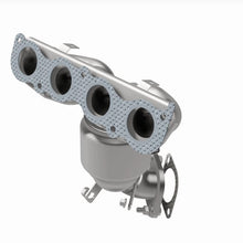 Load image into Gallery viewer, Magnaflow Catalytic Converter Direct Fit Magnaflow 14-16 Kia Forte 1.8L Direct Fit Cat Converter