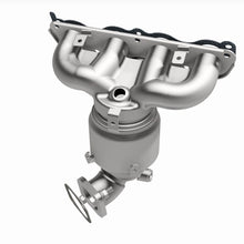 Load image into Gallery viewer, Magnaflow Catalytic Converter Direct Fit Magnaflow 14-16 Kia Forte 1.8L Direct Fit Cat Converter