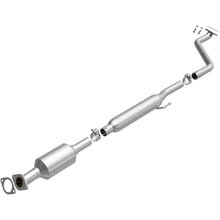 Load image into Gallery viewer, Magnaflow Catalytic Converter Direct Fit Magnaflow 14-16 Kia Forte 1.8L Direct Fit Cat Converter (California Grade)
