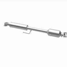 Load image into Gallery viewer, Magnaflow Catalytic Converter Direct Fit Magnaflow 14 Hyundai Sonata 2.4L Direct Fit Cat Converter