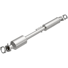 Load image into Gallery viewer, Magnaflow Catalytic Converter Direct Fit Magnaflow 14 Hyundai Sonata 2.4L Direct Fit Cat Converter