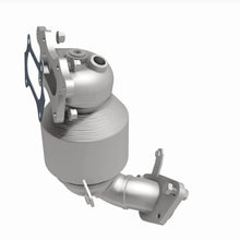 Load image into Gallery viewer, Magnaflow Catalytic Converter Direct Fit Magnaflow 15-21 Honda Fit 1.5L Direct Fit CARB Compliant Converter
