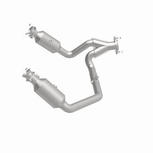 Load image into Gallery viewer, Magnaflow Catalytic Converter Direct Fit MagnaFlow 19-24 Ram 1500 5.7L OEM Grade Federal/EPA Compliant Direct-Fit Catalytic Converter