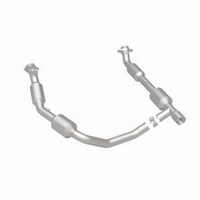Load image into Gallery viewer, Magnaflow Catalytic Converter Direct Fit Magnaflow 2006 Ford E-250 5.4L Direct Fit Converter